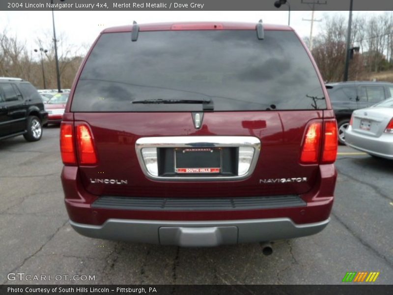 Merlot Red Metallic / Dove Grey 2004 Lincoln Navigator Luxury 4x4