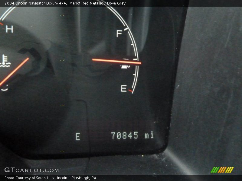 Merlot Red Metallic / Dove Grey 2004 Lincoln Navigator Luxury 4x4