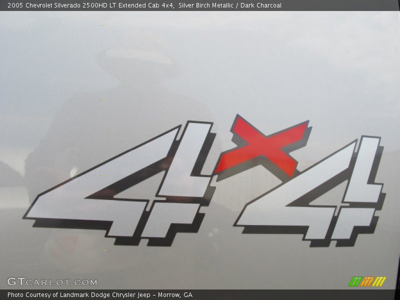 Silver Birch Metallic / Dark Charcoal 2005 Chevrolet Silverado 2500HD LT Extended Cab 4x4