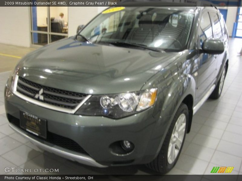 Graphite Gray Pearl / Black 2009 Mitsubishi Outlander SE 4WD