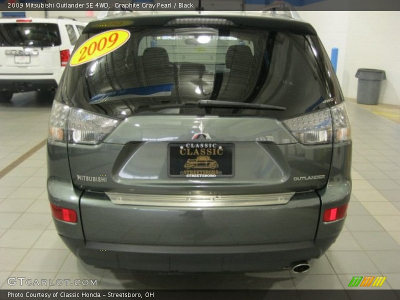 Graphite Gray Pearl / Black 2009 Mitsubishi Outlander SE 4WD