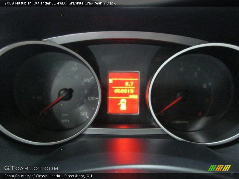 Graphite Gray Pearl / Black 2009 Mitsubishi Outlander SE 4WD