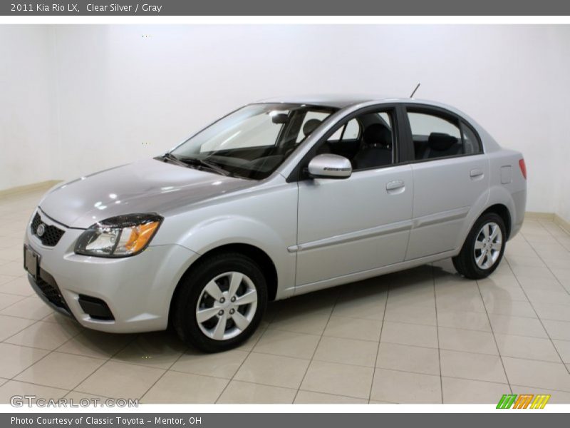 Front 3/4 View of 2011 Rio LX