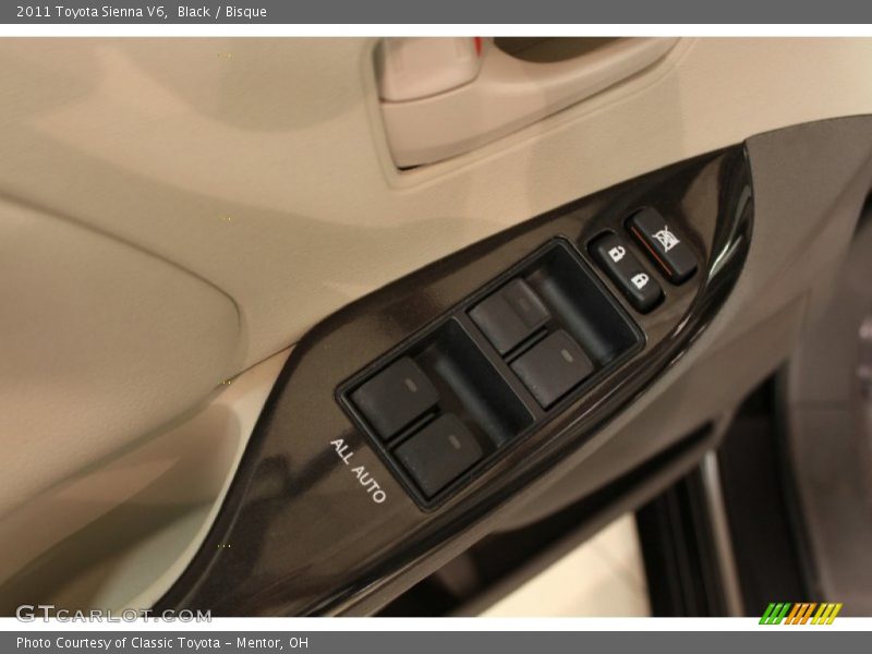 Black / Bisque 2011 Toyota Sienna V6