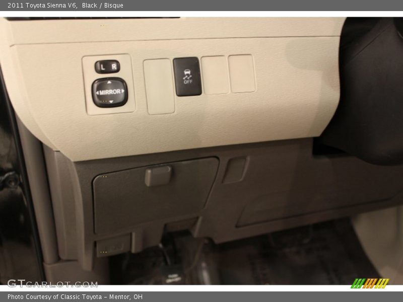 Black / Bisque 2011 Toyota Sienna V6