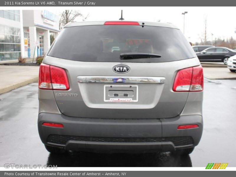 Titanium Silver / Gray 2011 Kia Sorento LX V6 AWD