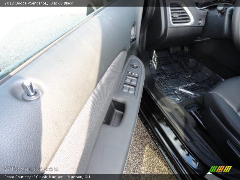 Black / Black 2012 Dodge Avenger SE