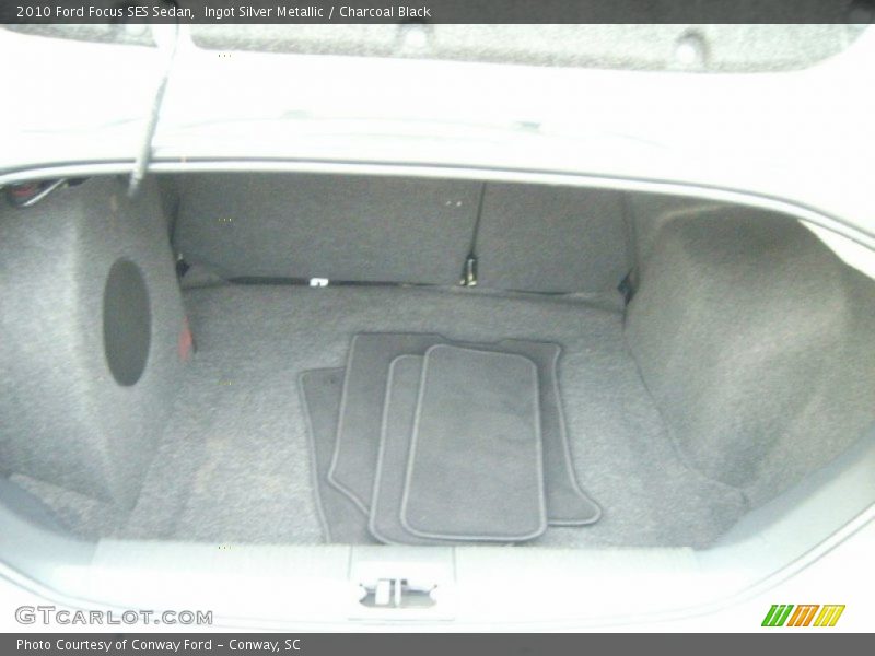  2010 Focus SES Sedan Trunk
