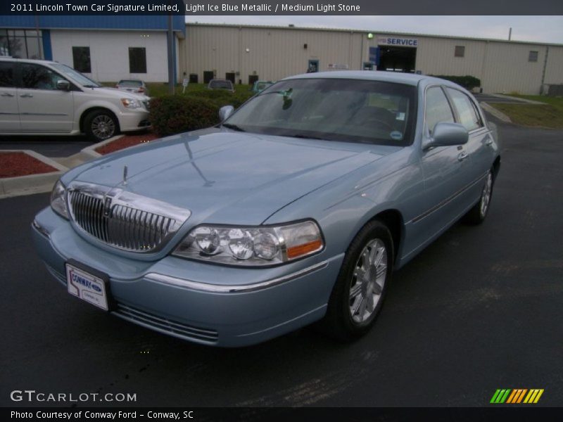 Light Ice Blue Metallic / Medium Light Stone 2011 Lincoln Town Car Signature Limited