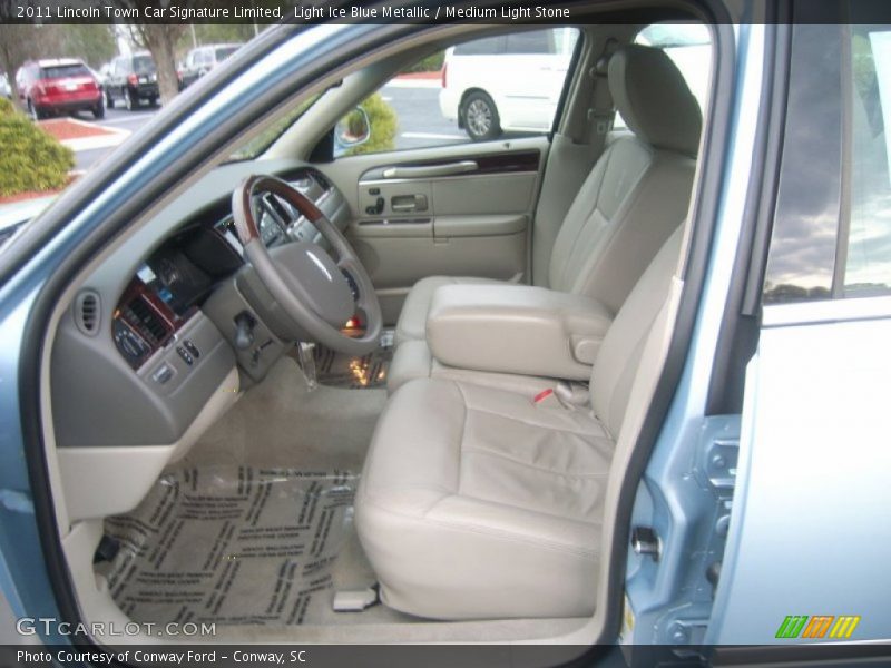 Light Ice Blue Metallic / Medium Light Stone 2011 Lincoln Town Car Signature Limited