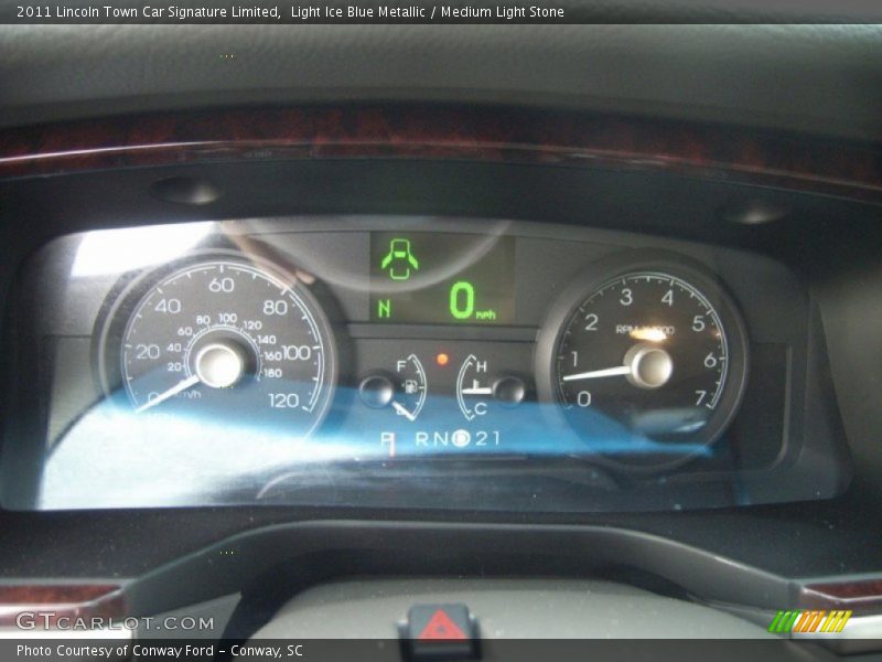 Light Ice Blue Metallic / Medium Light Stone 2011 Lincoln Town Car Signature Limited