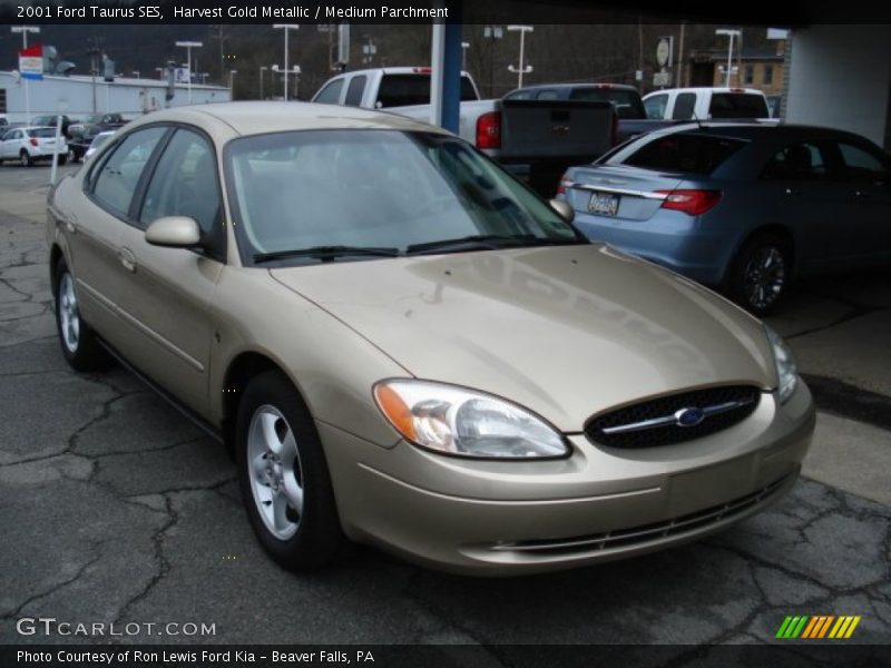 Harvest Gold Metallic / Medium Parchment 2001 Ford Taurus SES