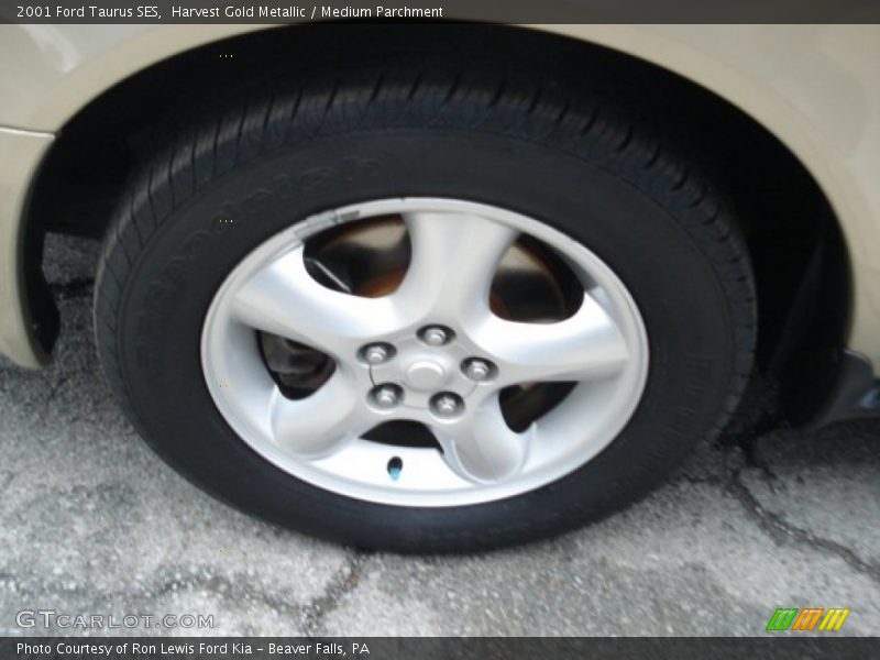 Harvest Gold Metallic / Medium Parchment 2001 Ford Taurus SES