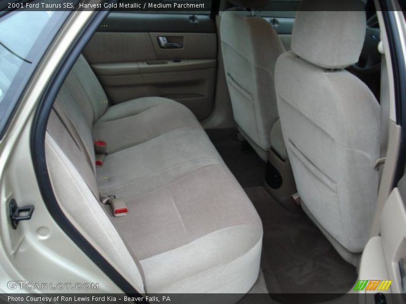 Harvest Gold Metallic / Medium Parchment 2001 Ford Taurus SES