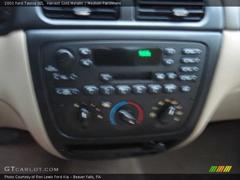 Harvest Gold Metallic / Medium Parchment 2001 Ford Taurus SES