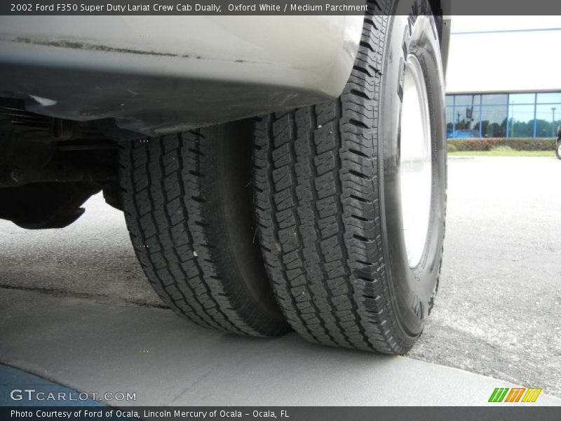 Oxford White / Medium Parchment 2002 Ford F350 Super Duty Lariat Crew Cab Dually