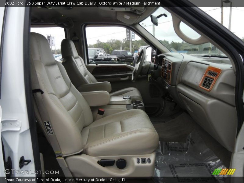 Oxford White / Medium Parchment 2002 Ford F350 Super Duty Lariat Crew Cab Dually