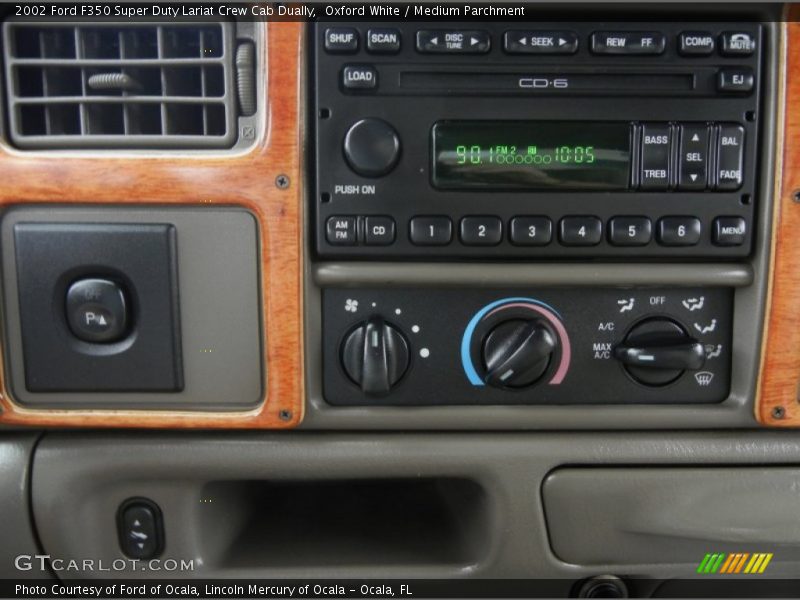 Oxford White / Medium Parchment 2002 Ford F350 Super Duty Lariat Crew Cab Dually