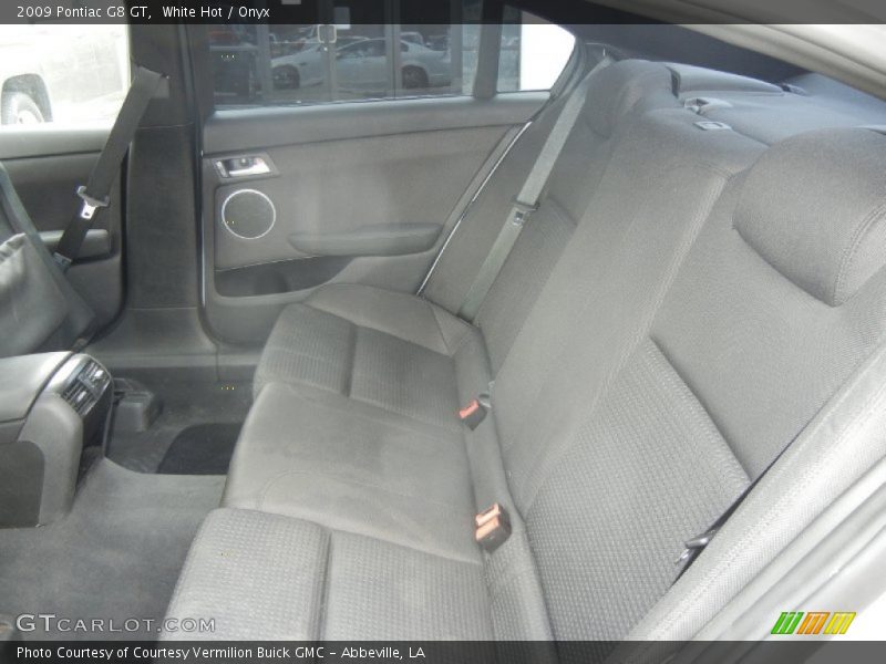 White Hot / Onyx 2009 Pontiac G8 GT