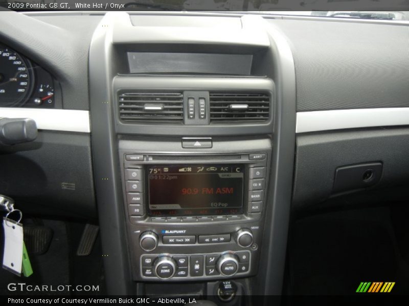 White Hot / Onyx 2009 Pontiac G8 GT