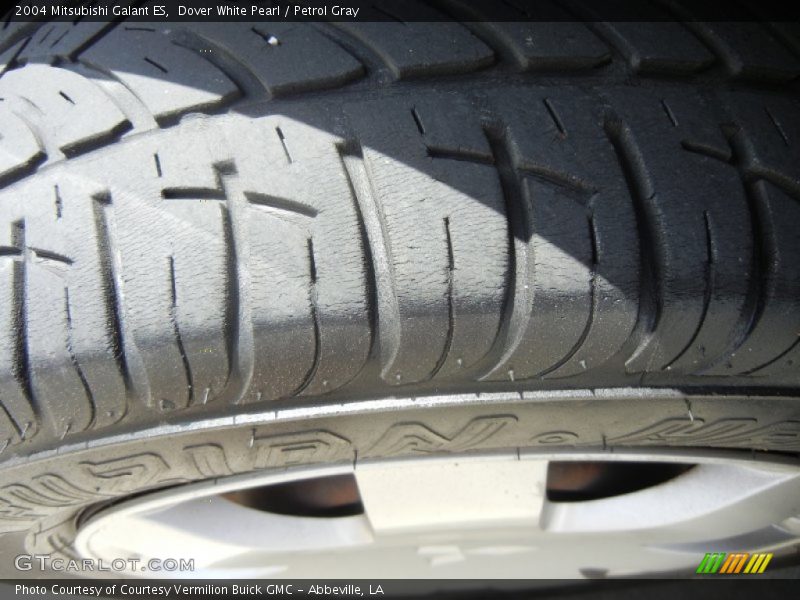 Dover White Pearl / Petrol Gray 2004 Mitsubishi Galant ES