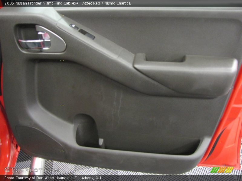 Aztec Red / Nismo Charcoal 2005 Nissan Frontier Nismo King Cab 4x4