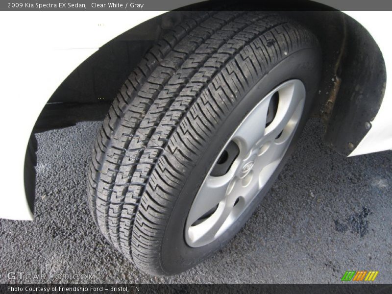 Clear White / Gray 2009 Kia Spectra EX Sedan
