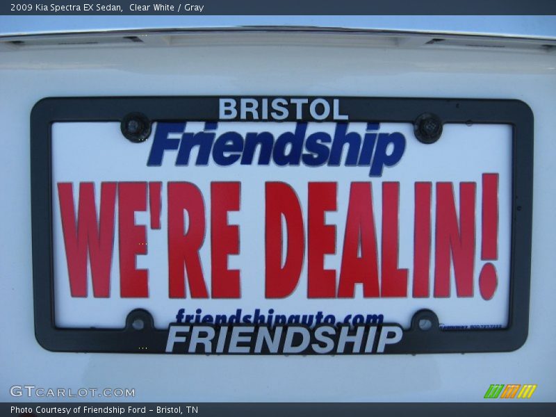 Clear White / Gray 2009 Kia Spectra EX Sedan