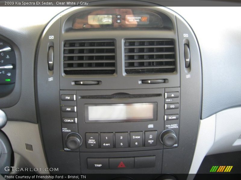 Clear White / Gray 2009 Kia Spectra EX Sedan
