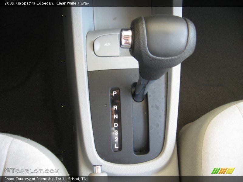 Clear White / Gray 2009 Kia Spectra EX Sedan