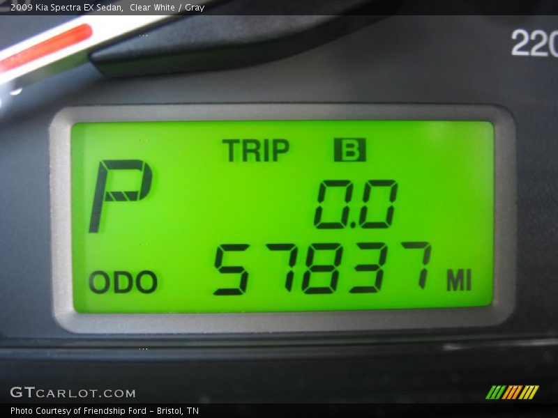 Clear White / Gray 2009 Kia Spectra EX Sedan