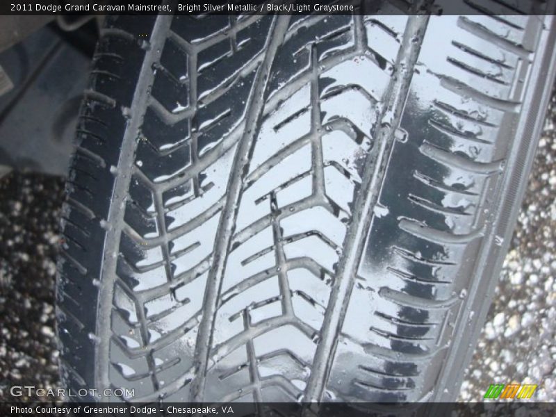 Bright Silver Metallic / Black/Light Graystone 2011 Dodge Grand Caravan Mainstreet