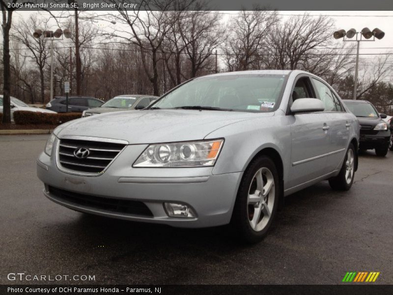 Bright Silver / Gray 2009 Hyundai Sonata SE