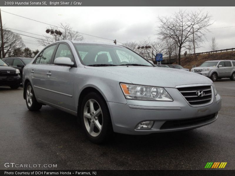 Bright Silver / Gray 2009 Hyundai Sonata SE