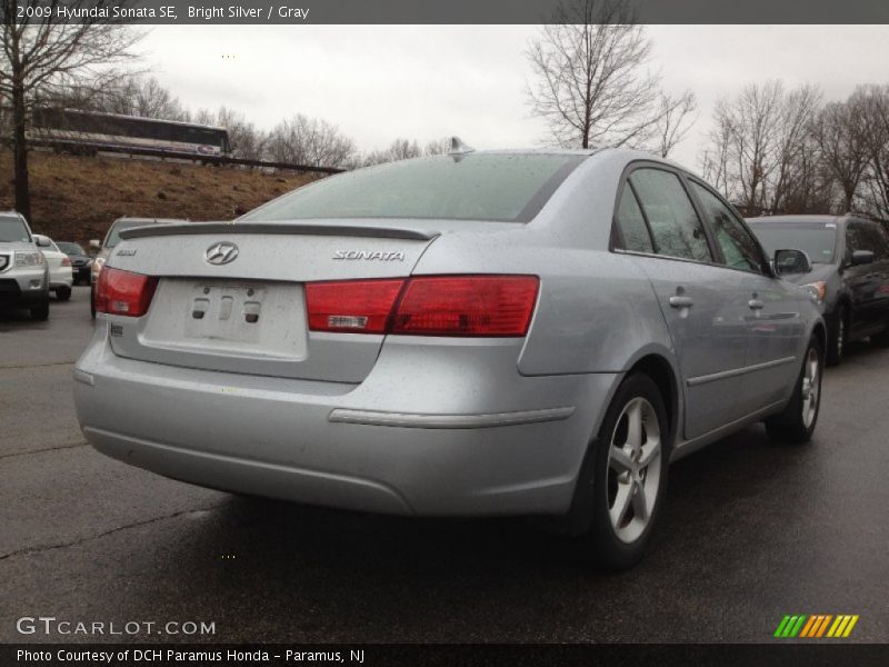Bright Silver / Gray 2009 Hyundai Sonata SE