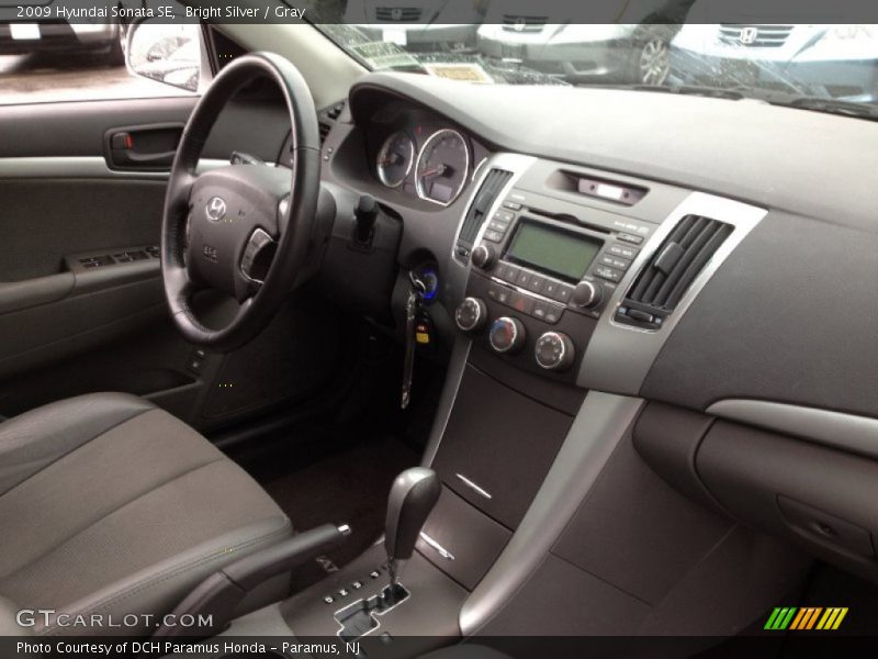 Bright Silver / Gray 2009 Hyundai Sonata SE