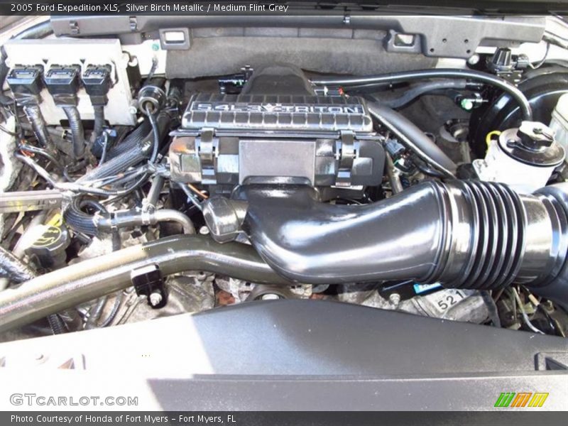  2005 Expedition XLS Engine - 5.4 Liter SOHC 24V VVT Triton V8