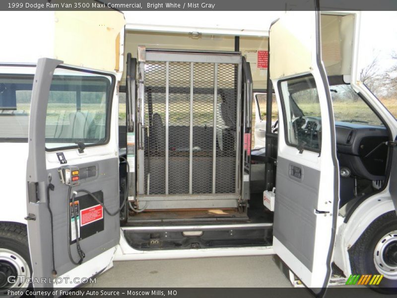 Bright White / Mist Gray 1999 Dodge Ram Van 3500 Maxi Commercial