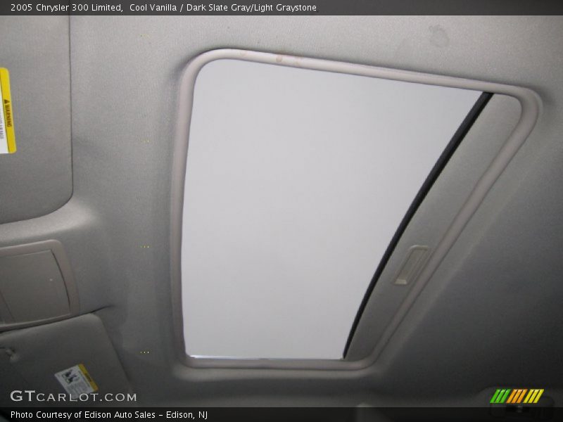 Cool Vanilla / Dark Slate Gray/Light Graystone 2005 Chrysler 300 Limited