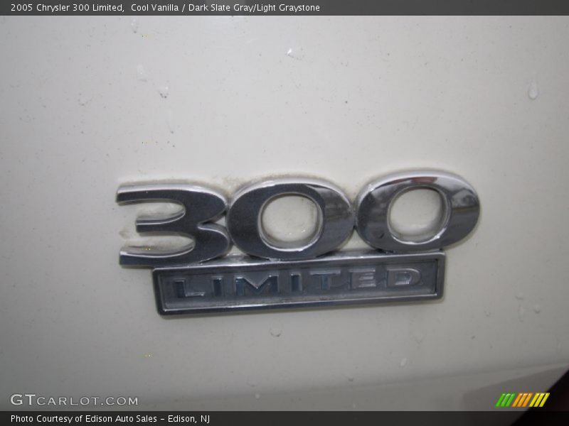 Cool Vanilla / Dark Slate Gray/Light Graystone 2005 Chrysler 300 Limited