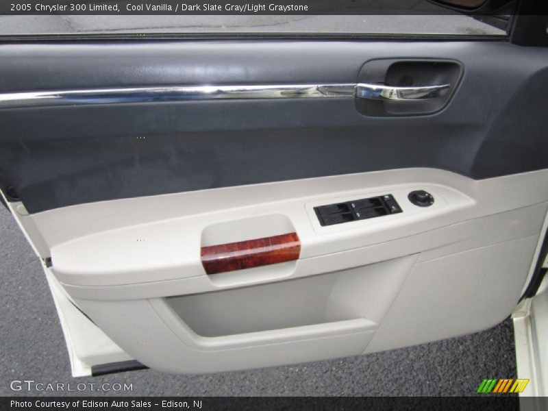 Cool Vanilla / Dark Slate Gray/Light Graystone 2005 Chrysler 300 Limited