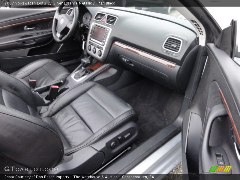 Dashboard of 2007 Eos 3.2