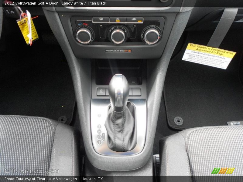 Candy White / Titan Black 2012 Volkswagen Golf 4 Door