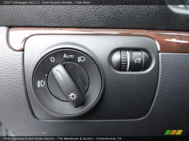 Silver Essence Metallic / Titan Black 2007 Volkswagen Eos 3.2