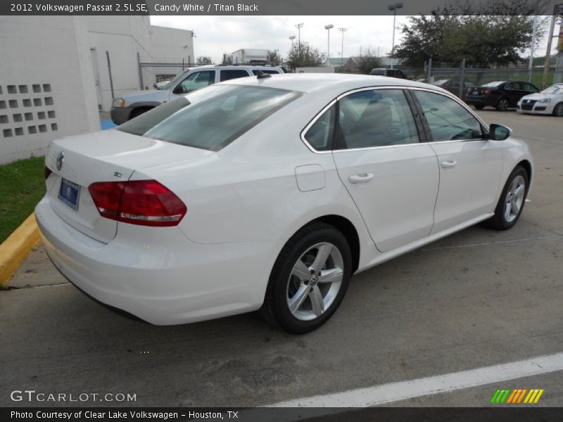 Candy White / Titan Black 2012 Volkswagen Passat 2.5L SE