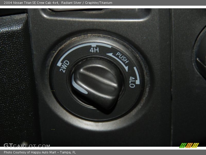 Radiant Silver / Graphite/Titanium 2004 Nissan Titan SE Crew Cab 4x4