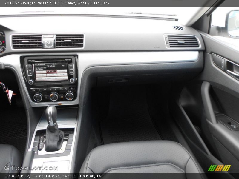 Candy White / Titan Black 2012 Volkswagen Passat 2.5L SE