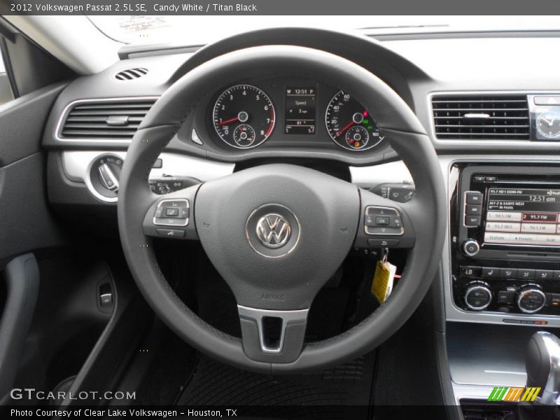Candy White / Titan Black 2012 Volkswagen Passat 2.5L SE