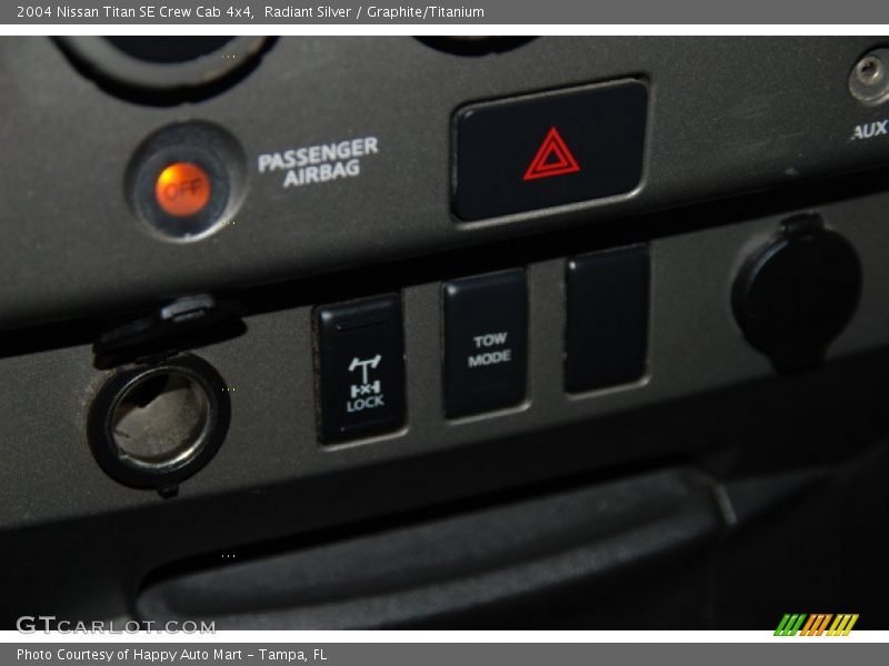 Radiant Silver / Graphite/Titanium 2004 Nissan Titan SE Crew Cab 4x4