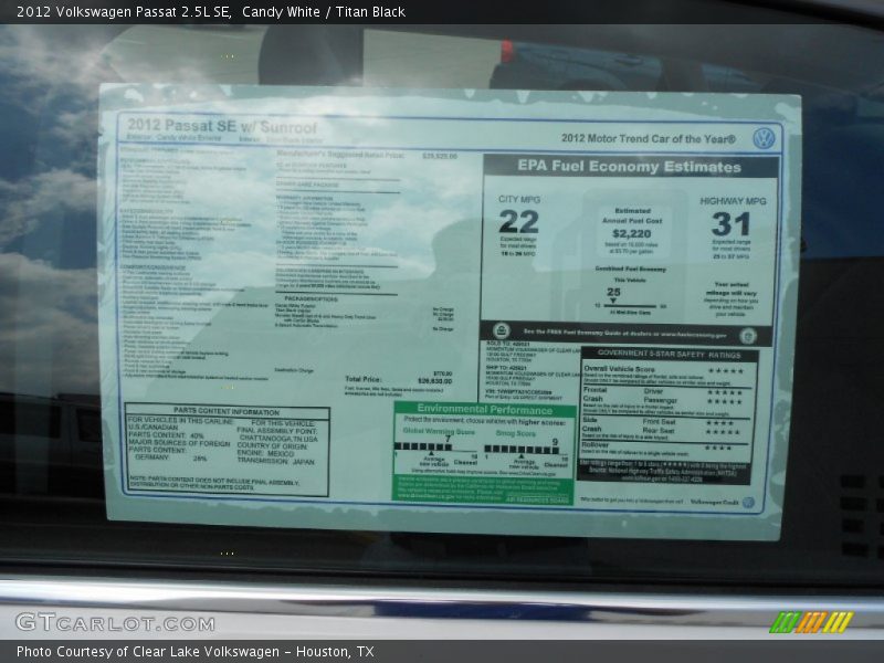 Candy White / Titan Black 2012 Volkswagen Passat 2.5L SE
